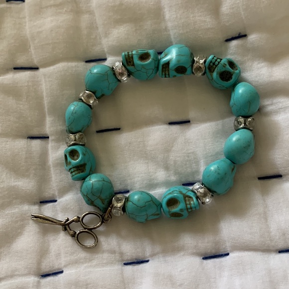 Turquoise Skull Bead Bracelette - Picture 3 of 7